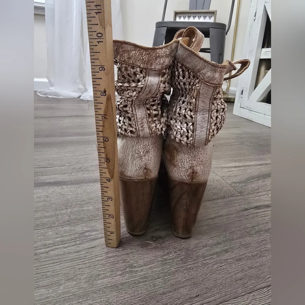 Bed Stu Tan and Cream Ankle Boots - Picture 4 of 11